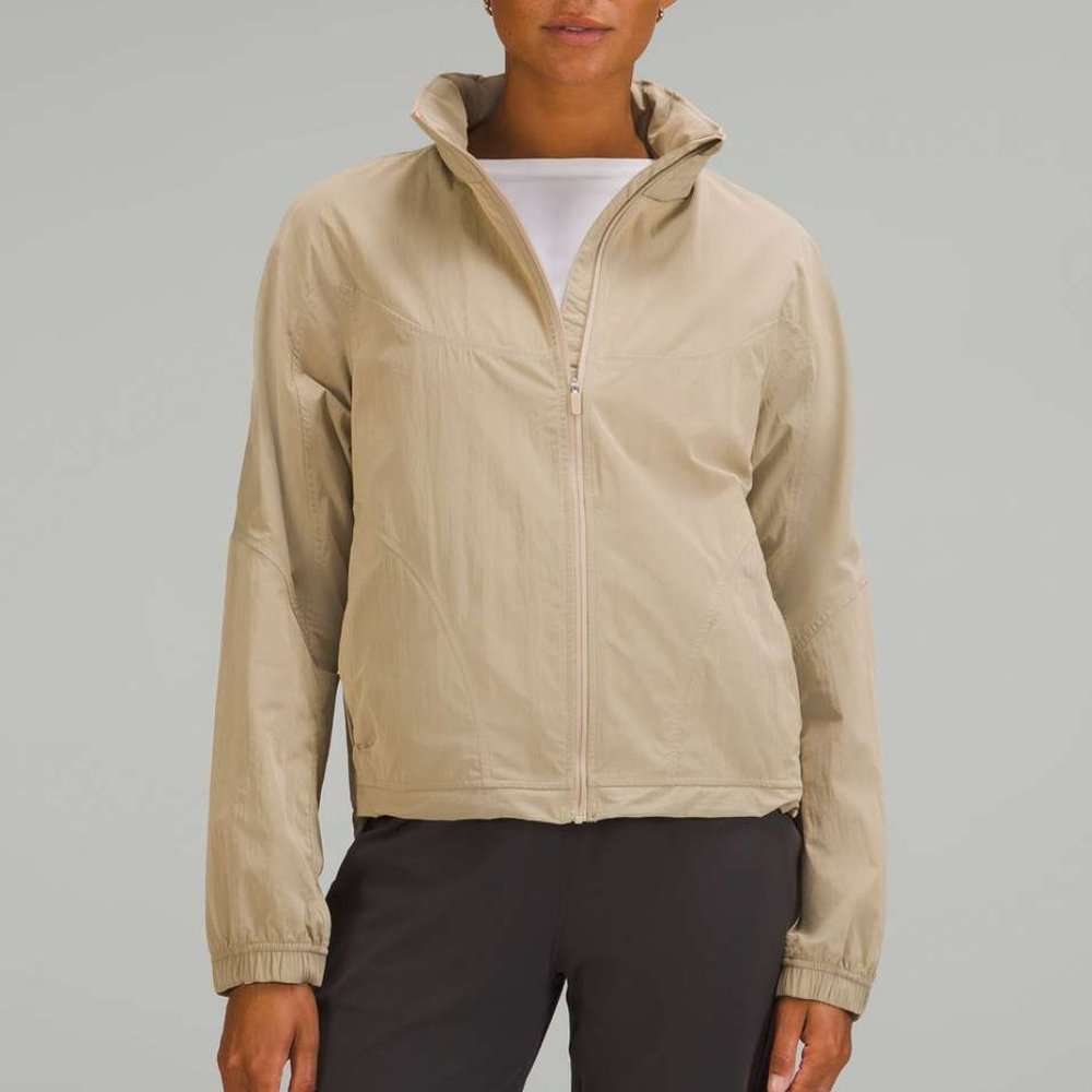 Lululemon Lightweight Hooded Jacket - Size 2 - NWT